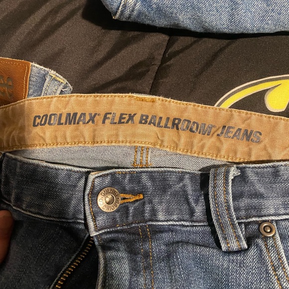 Like new Duluth Jeans only worn a few times - Picture 4 of 5